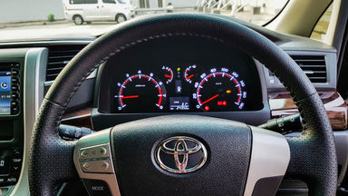 2014 Toyota Alphard Audioless - Mobil Pilihan (s-8) 2014 Toyota Alphard Audioless - Mobil Pilihan (s-8)