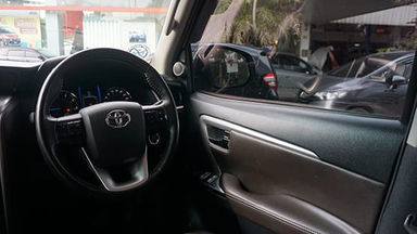 2016 Toyota Fortuner VRZ 2.4 AT - Mobil Pilihan (s-5) 2016 Toyota Fortuner VRZ 2.4 AT - Mobil Pilihan (s-5)