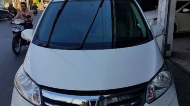 2013 Honda Freed SD - Matic Putih | Cash & Kredit | Garansi Mesin (s-1) 2013 Honda Freed SD - Matic Putih | Cash & Kredit | Garansi Mesin (s-1)