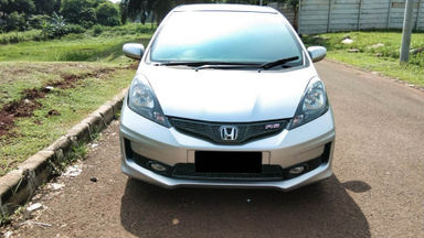 2013 Honda Jazz RS - Mobil Pilihan (s-1) 2013 Honda Jazz RS - Mobil Pilihan (s-1)