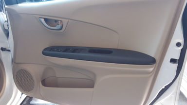 2015 Honda Brio E Satya - Terawat Dan Harga Istimewa (s-9) 2015 Honda Brio E Satya - Terawat Dan Harga Istimewa (s-9)