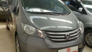 2009 Honda Freed E PSD AT - Good Condition (s-1) 2009 Honda Freed E PSD AT - Good Condition (s-1)