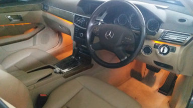2010 Mercedes Benz E-Class e250 - Barang Mulus dan Harga Istimewa (s-6) 2010 Mercedes Benz E-Class e250 - Barang Mulus dan Harga Istimewa (s-6)