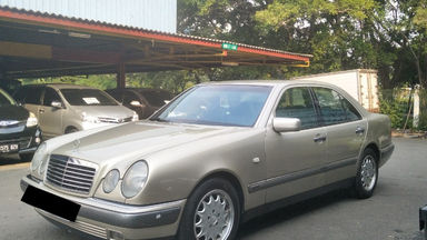 1996 Mercedes Benz E-Class E 320 - Barang Bagus Siap Pakai 1996 Mercedes Benz E-Class E 320 - Barang Bagus Siap Pakai