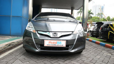 2013 Honda Jazz S - Mulus Langsung Pakai (s-1) 2013 Honda Jazz S - Mulus Langsung Pakai (s-1)
