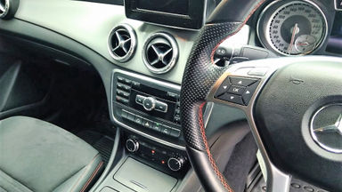2014 Mercedes Benz CLA 200 . - Mobil Pilihan (s-5) 2014 Mercedes Benz CLA 200 . - Mobil Pilihan (s-5)