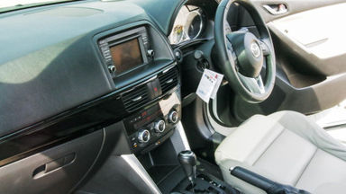 2013 Mazda CX-5 Touring - Mobil Pilihan (s-8) 2013 Mazda CX-5 Touring - Mobil Pilihan (s-8)