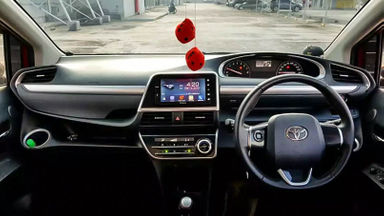 2016 Toyota Sienta V - Mobil Pilihan (s-4) 2016 Toyota Sienta V - Mobil Pilihan (s-4)