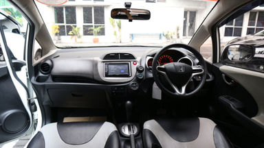 2013 Honda Jazz RS - Kondisi Mulus (s-2) 2013 Honda Jazz RS - Kondisi Mulus (s-2)