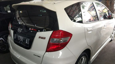 2012 Honda Jazz RS 1.5 AT Putih - Body Mulus Harga Menarik (s-3) 2012 Honda Jazz RS 1.5 AT Putih - Body Mulus Harga Menarik (s-3)