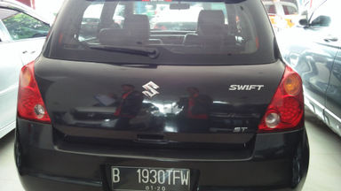 2009 Suzuki Swift st - Mobil siap pakai (s-3) 2009 Suzuki Swift st - Mobil siap pakai (s-3)