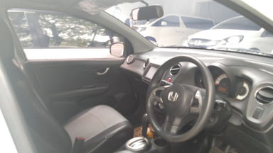 2014 Honda Brio Satya E - Promo DP Ringan Akhir Tahun Cuman 19juta (s-2) 2014 Honda Brio Satya E - Promo DP Ringan Akhir Tahun Cuman 19juta (s-2)