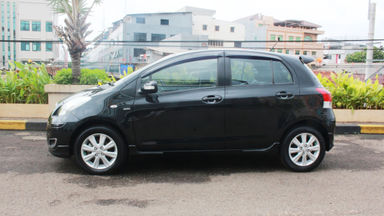 2011 Toyota Yaris E MT - KM 23 ribu asli gan (s-2) 2011 Toyota Yaris E MT - KM 23 ribu asli gan (s-2)