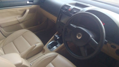 2005 Volkswagen Golf AT - Kondisi mulus tinggal pakai (s-4) 2005 Volkswagen Golf AT - Kondisi mulus tinggal pakai (s-4)