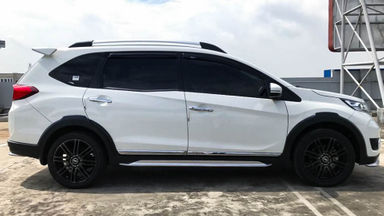 2017 Honda BR-V E Prestige CVT - Mobil Pilihan (s-2) 2017 Honda BR-V E Prestige CVT - Mobil Pilihan (s-2)