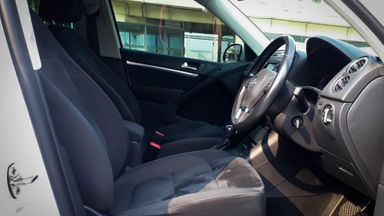 2013 Volkswagen Tiguan 1.4 TSI - Mobil Pilihan (s-4) 2013 Volkswagen Tiguan 1.4 TSI - Mobil Pilihan (s-4)
