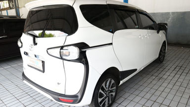 2016 Toyota Sienta v - Harga Bisa Digoyang Like New (s-2) 2016 Toyota Sienta v - Harga Bisa Digoyang Like New (s-2)