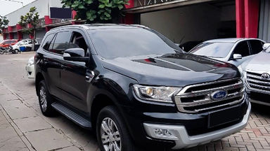 2016 Ford Everest Trend 4x2 - Mobil Pilihan (s-0) 2016 Ford Everest Trend 4x2 - Mobil Pilihan (s-0)