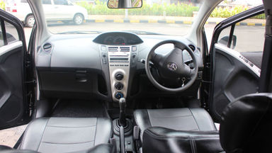 2011 Toyota Yaris E MT - KM 23 ribu asli gan (s-5) 2011 Toyota Yaris E MT - KM 23 ribu asli gan (s-5)