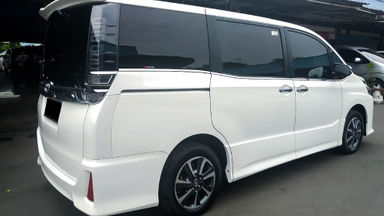 2017 Toyota Voxy 2.0 - Mobil Pilihan (s-1) 2017 Toyota Voxy 2.0 - Mobil Pilihan (s-1)