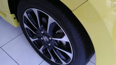 2016 Honda Jazz RS - Istimewa (s-6) 2016 Honda Jazz RS - Istimewa (s-6)