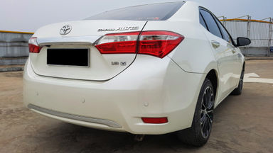 2014 Toyota Corolla Altis 1.8 V - Mobil Pilihan (s-5) 2014 Toyota Corolla Altis 1.8 V - Mobil Pilihan (s-5)
