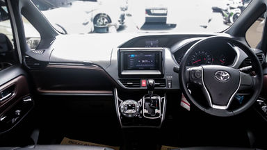2017 Toyota Voxy 2.0 - Mobil Pilihan (s-5) 2017 Toyota Voxy 2.0 - Mobil Pilihan (s-5)