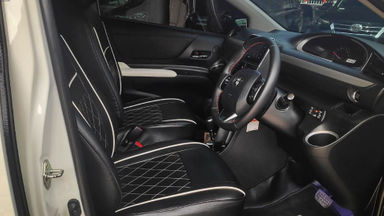 2017 Toyota Sienta Q - Mobil Pilihan (s-5) 2017 Toyota Sienta Q - Mobil Pilihan (s-5)
