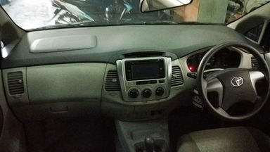 2014 Toyota Kijang Innova V - Mobil Pilihan (s-5) 2014 Toyota Kijang Innova V - Mobil Pilihan (s-5)