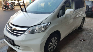 2013 Honda Freed SD - Matic Putih | Cash & Kredit | Garansi Mesin (s-0) 2013 Honda Freed SD - Matic Putih | Cash & Kredit | Garansi Mesin (s-0)