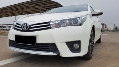 2014 Toyota Corolla Altis 1.8 V - Mobil Pilihan (s-0) 2014 Toyota Corolla Altis 1.8 V - Mobil Pilihan (s-0)