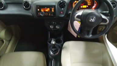 2015 Honda Brio E Satya MT - Kondisi Mulus Terawat (s-4) 2015 Honda Brio E Satya MT - Kondisi Mulus Terawat (s-4)