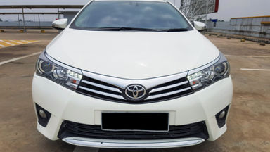 2014 Toyota Corolla Altis 1.8 V - Mobil Pilihan (s-1) 2014 Toyota Corolla Altis 1.8 V - Mobil Pilihan (s-1)