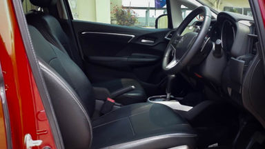 2016 Honda Jazz RS 1.5 AT - Mobil Pilihan (s-5) 2016 Honda Jazz RS 1.5 AT - Mobil Pilihan (s-5)