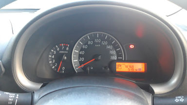 2012 Nissan March XS - Istimewa (s-4) 2012 Nissan March XS - Istimewa (s-4)