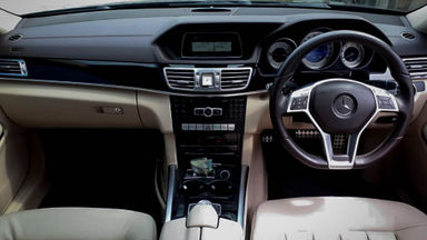 2014 Mercedes Benz E-Class E400 AMG - Mobil Pilihan (s-4) 2014 Mercedes Benz E-Class E400 AMG - Mobil Pilihan (s-4)