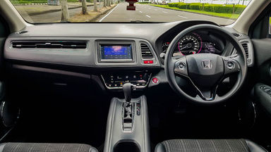 2017 Honda HR-V E CVT - Mobil Pilihan (s-4) 2017 Honda HR-V E CVT - Mobil Pilihan (s-4)