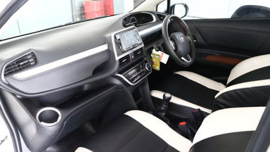 2016 Toyota Sienta v - Harga Bisa Digoyang Like New (s-5) 2016 Toyota Sienta v - Harga Bisa Digoyang Like New (s-5)