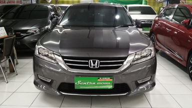 2013 Honda Accord VTIL 2.4 - Low Kilometer (s-5) 2013 Honda Accord VTIL 2.4 - Low Kilometer (s-5)
