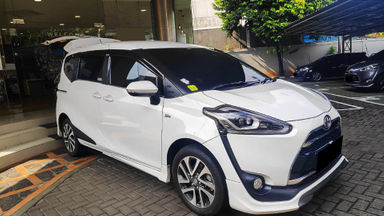 2017 Toyota Sienta Q - Mobil Pilihan (s-2) 2017 Toyota Sienta Q - Mobil Pilihan (s-2)