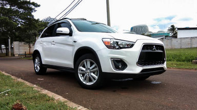 2015 Mitsubishi Outlander PX - Mobil Pilihan (s-1) 2015 Mitsubishi Outlander PX - Mobil Pilihan (s-1)