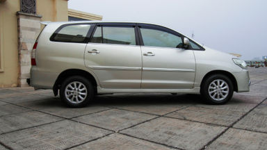 2014 Toyota Kijang Innova Grand New V - Mobil Pilihan (s-5) 2014 Toyota Kijang Innova Grand New V - Mobil Pilihan (s-5)