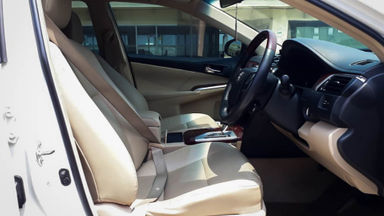 2013 Toyota Camry V 2.5 - Mobil Pilihan (s-5) 2013 Toyota Camry V 2.5 - Mobil Pilihan (s-5)