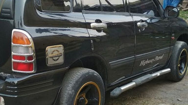 2003 Suzuki Escudo SQ - Barang Simpanan Antik (s-1) 2003 Suzuki Escudo SQ - Barang Simpanan Antik (s-1)