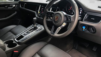 2017 Porsche Macan 2.0 Facelift - Mobil Pilihan (s-5) 2017 Porsche Macan 2.0 Facelift - Mobil Pilihan (s-5)