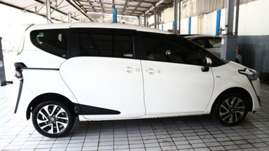2016 Toyota Sienta v - Harga Bisa Digoyang Like New (s-3) 2016 Toyota Sienta v - Harga Bisa Digoyang Like New (s-3)