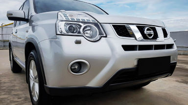 2013 Nissan X-Trail 2.5 AT - Mobil Pilihan (s-0) 2013 Nissan X-Trail 2.5 AT - Mobil Pilihan (s-0)