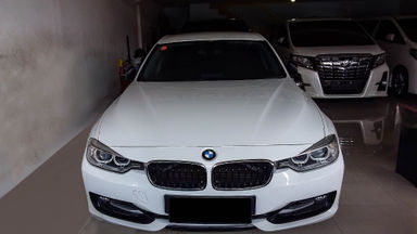 2014 BMW 3 Series 320i - Mobil Pilihan 2014 BMW 3 Series 320i - Mobil Pilihan