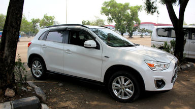2014 Mitsubishi Outlander GLX - new model mesin smua oke tangan pertama bodi mulus (s-0) 2014 Mitsubishi Outlander GLX - new model mesin smua oke tangan pertama bodi mulus (s-0)