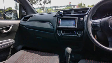 2017 Honda Brio RS - Mobil Pilihan (s-4) 2017 Honda Brio RS - Mobil Pilihan (s-4)